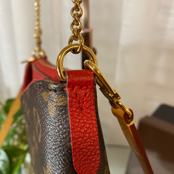 Authentic Louis Vuitton Pallas clutch in red - Picture 4 of 9